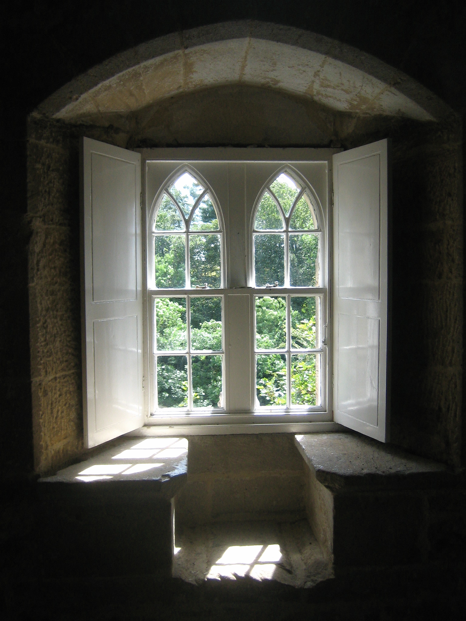 Window by Akuppa John Wigham, flickr
